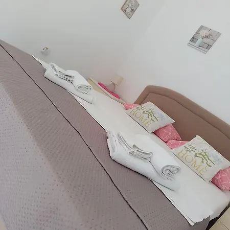 Ivan Apartman *